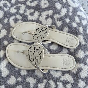 Tory Burch Cream / Off-White Sandals